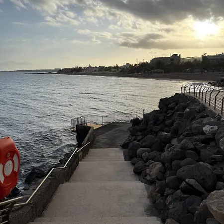 The Sea At Your Feet شقة